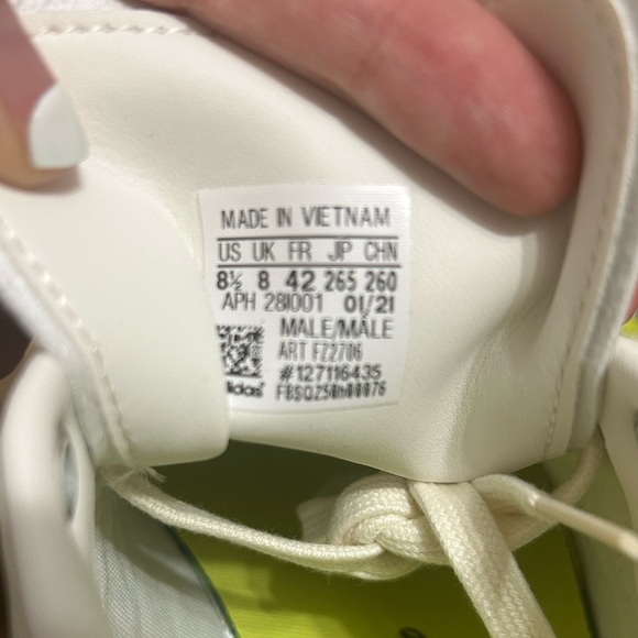 Limited edition Disney monsters inc stan smiths - Picture 2 of 4